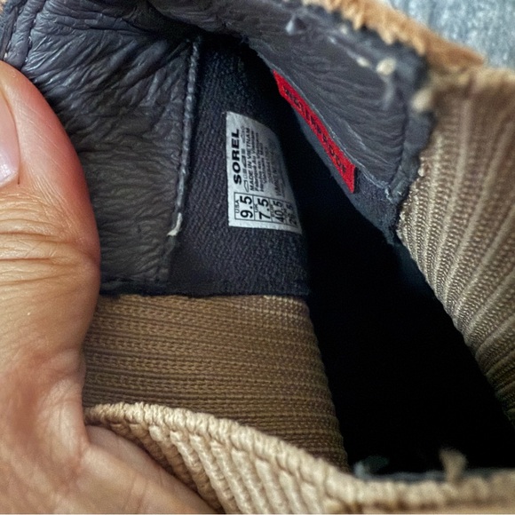 Sorel CARIBOU X Waterproof Platform Chelsea Boot (Women) Size 9.5 - Picture 7 of 11